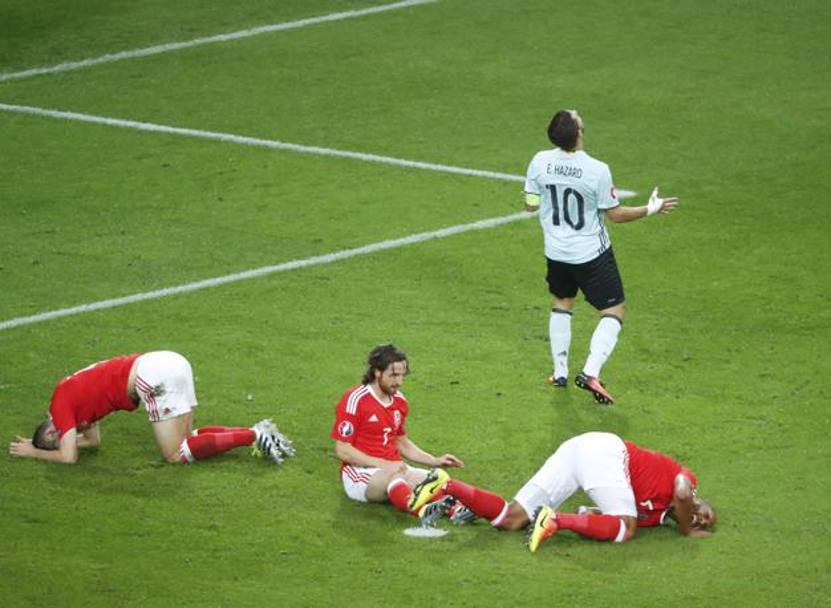 Hazard si dispera dopo il gol sbagliato. Reuters